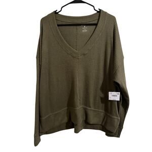 Super soft American Eagle Outfitters Olive V-Neck Waffle Knit Pullover Women’s L